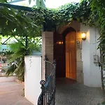 Pensión Miryam 2*